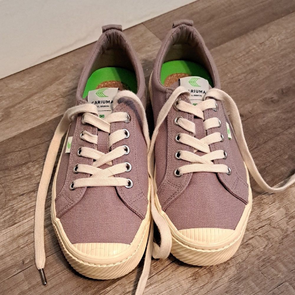 Cariuma Canvas Sneakers